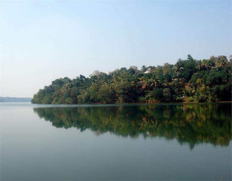 sasthamkotta lake